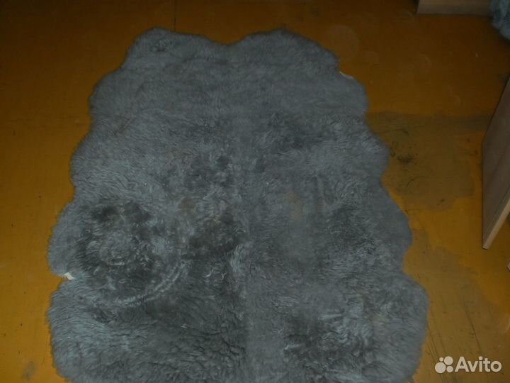 Наст. ковер, курточка, шкуры