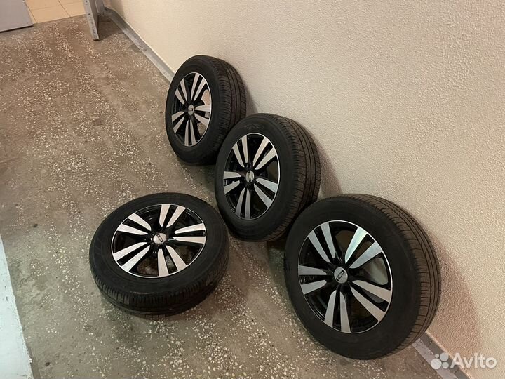 Литые диски Neo R15 с резиной Bridgestone