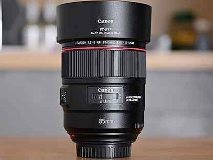 Canon EF 85mm f/1.4L IS USM