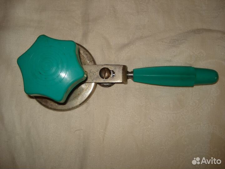 Машинка закаточная для консервирования