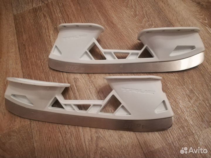 Стаканы хоккейные True, лезвия Step Steel