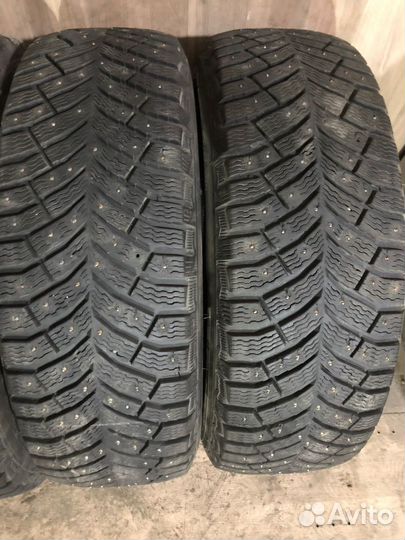 Michelin X-Ice North 4 215/65 R16