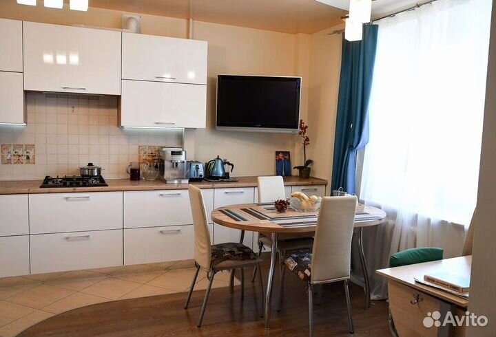 Кухня в потолок на заказ