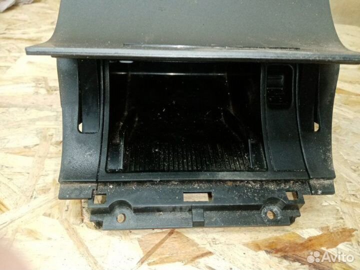 Пепельница Skoda Octavia A5 BUD 2011