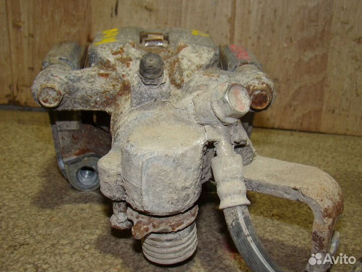 Суппорт задний левый Suzuki SX4