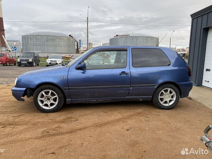 Volkswagen Golf 1.6 МТ, 1996, 250 000 км