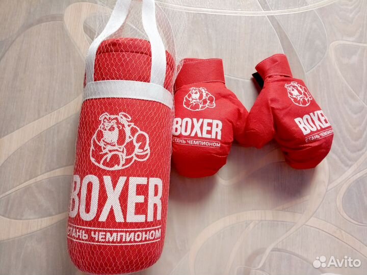 Боксерская груша и перчатки для детей