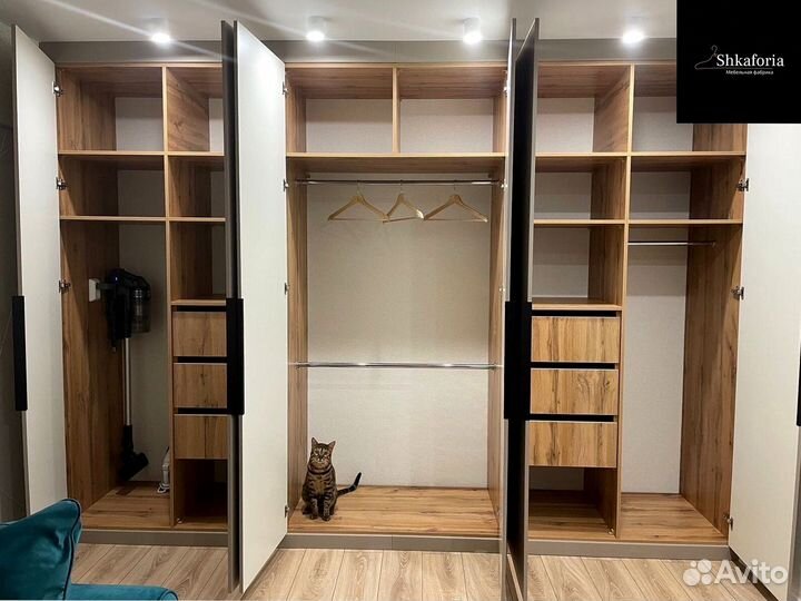 Угловой шкаф