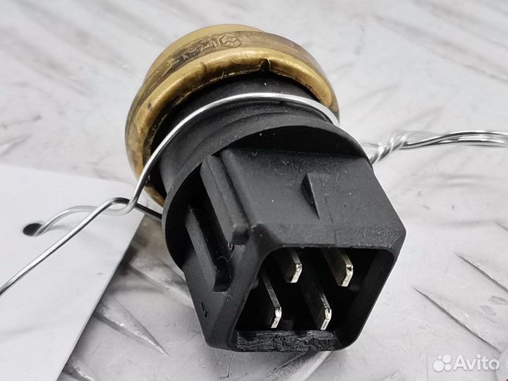Датчик температуры охлаждающей жидкости Renault 4