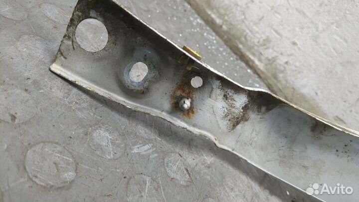 Крыло правое переднее Volvo XC60