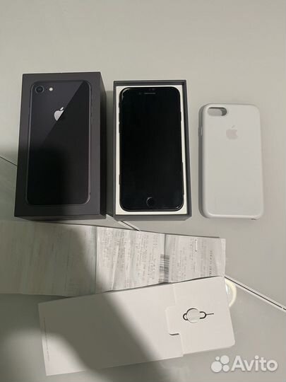 iPhone 8, 64 ГБ