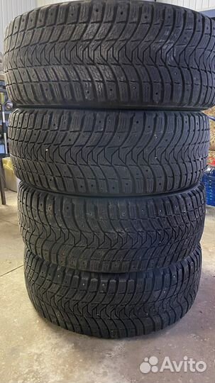Michelin X-Ice North 3 215/55 R17
