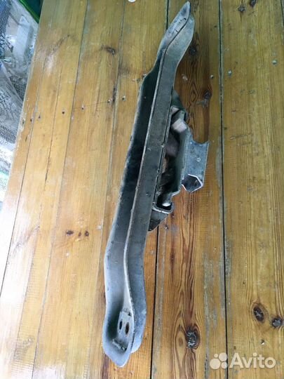 Балка под АКПП Mitsubishi L 200