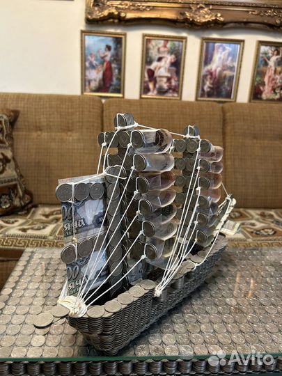 Моделька корабля двухмачтового