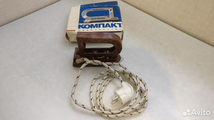 Утюг электрический компакт СССР Ут.220-0.45.220