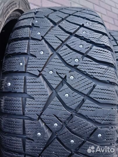 Nitto Therma Spike 215/50 R17 91T