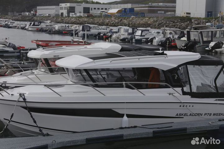 Катер с подвесным мотором Parker 790 Explorer