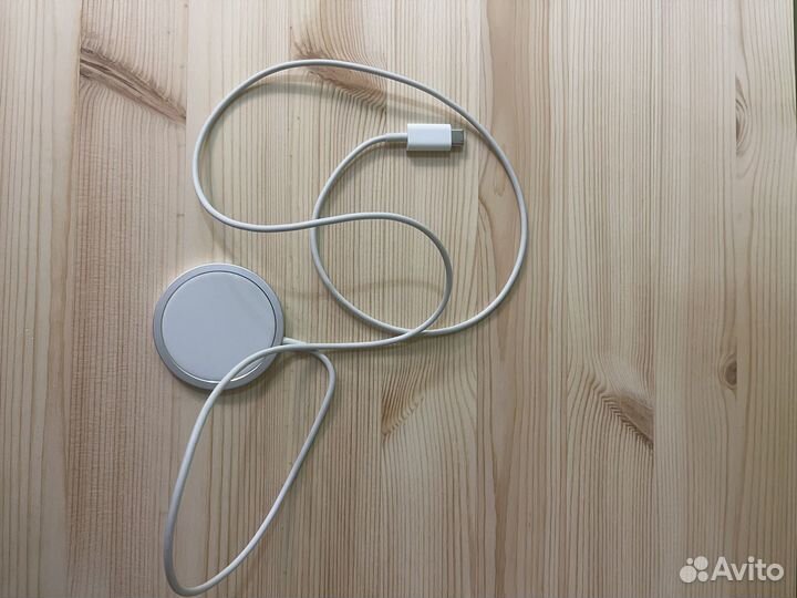 Беспроводная зарядка apple magsafe