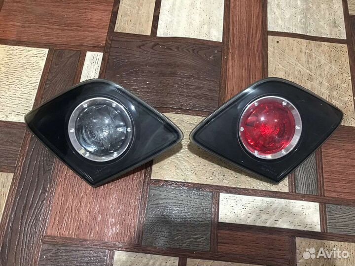 Фонари в крышку Мазда 3 хэтчбек