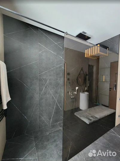 Стеклянное душевое ограждение