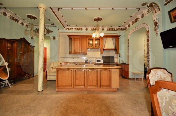 2-к. квартира, 70 м², 1/2 эт.