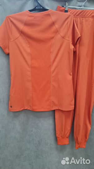 Женский медицинский костюм Koi