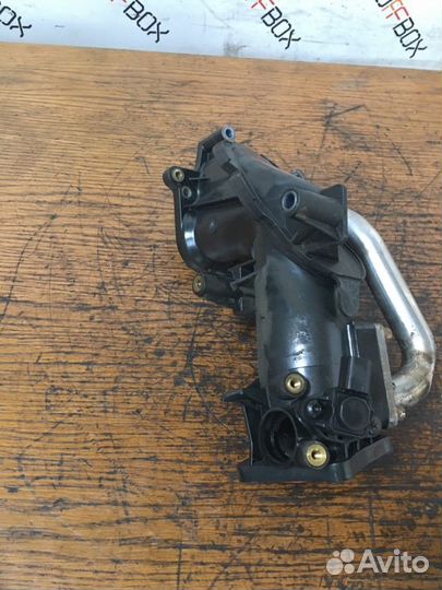 Патрубок (трубопровод, шланг) Mercedes E-Class