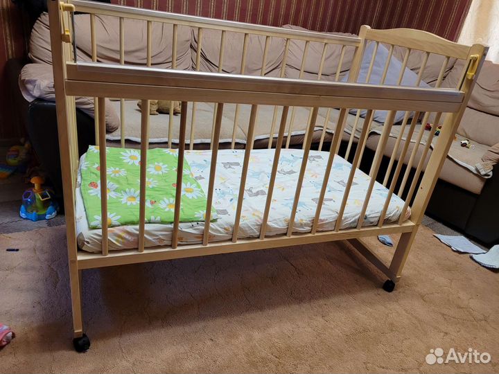 Детская кроватка