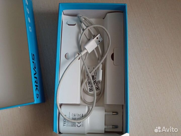 Телефон techno spark5