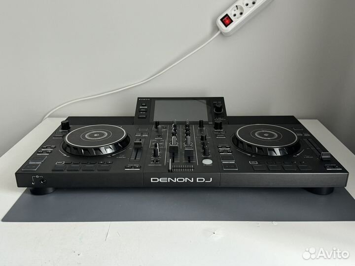 Пульт DJ-контроллер Denon SC live 2 EU
