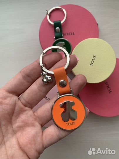 Брелок Tous Circle Bear кожа эмаль
