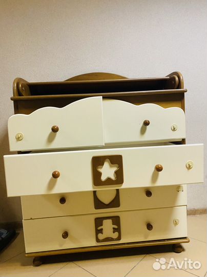 Детская кроватка маятник с комодом