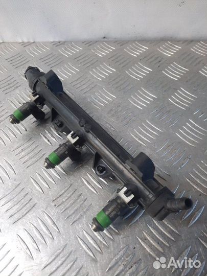 Топливная рампа Skoda Fabia 1 1.2 AZQ 2004