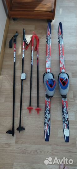 Лыжи, 2 пары палок, 2 пары ботинок 32 р. и 34 р