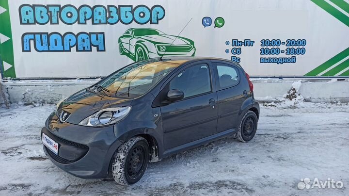 Замок двери задней левой Peugeot 107 9137F4