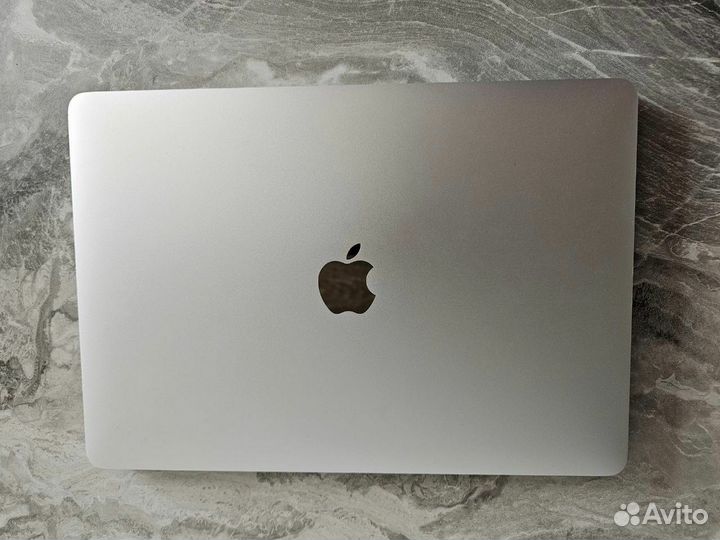 Macbook pro 13 2018 touch bar 8Gb