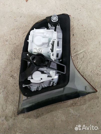 Фонарь крышки багажника правый Audi A4 B7 (S4,RS4)