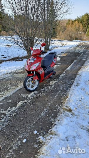 Продам скутер ирбис RZR 170cc 4т