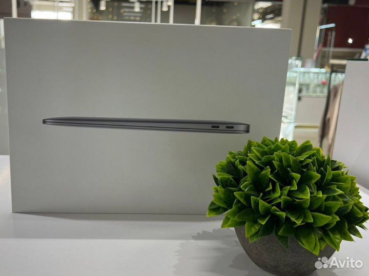 Новый MacBook Air 13-inch M1 Chip 8/256GB