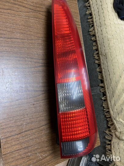Фонарь задний правый Ford Fusion дорестайлинг