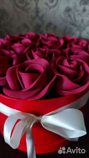 Шляпная коробка с розами