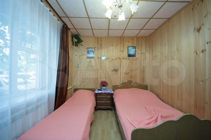 Комната 18 м² в 5-к., 1/2 эт.