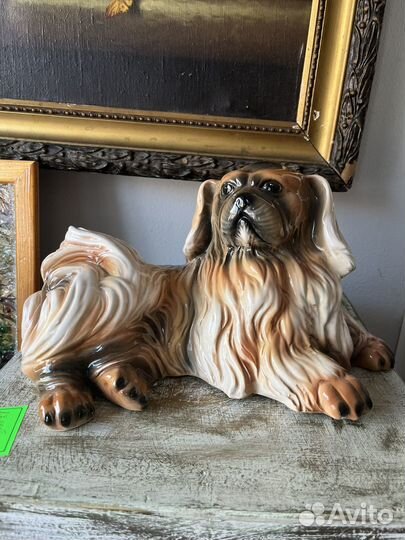 Собака пекинес фарфор