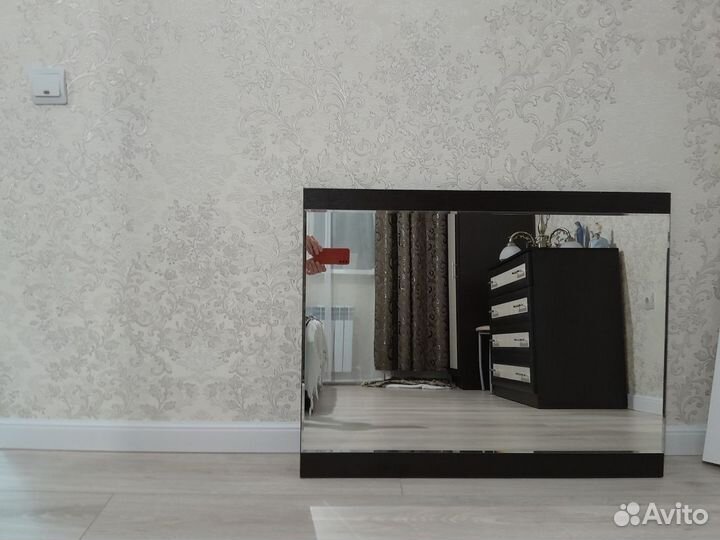 Зеркало настенное размер 68 х 88