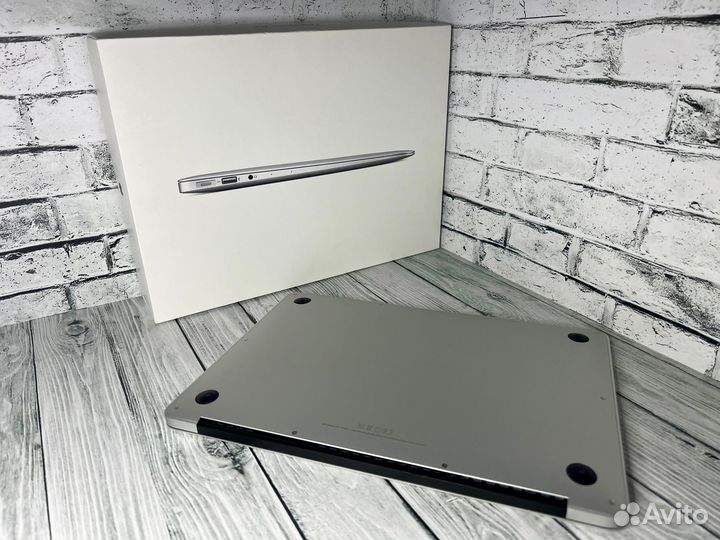 MacBook Air 13 (2017) Intel Core i5, RAM 8, SSD