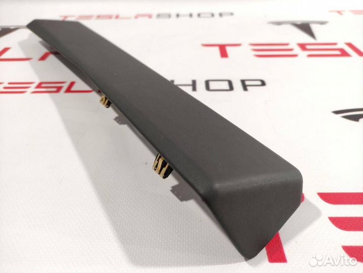 Накладка нижняя бардачка Tesla Model S 2016