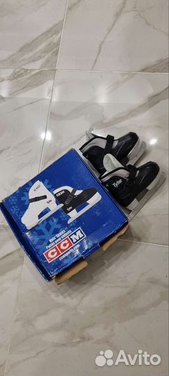 Хоккейные коньки ccm