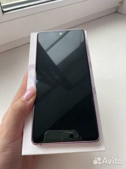 Телефон Samsung s20fe