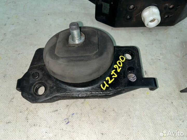 Подушки двигателя комплект передние Toyota Land