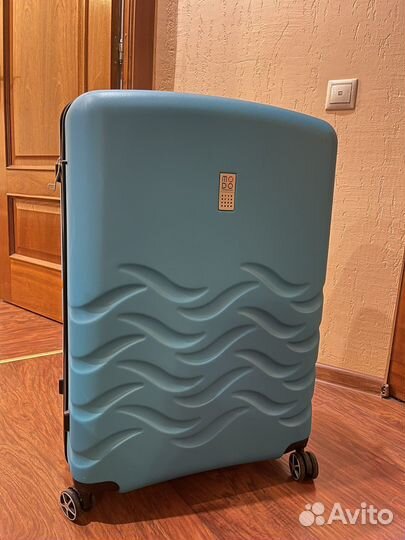 Чемодан Roncato на колесах большой